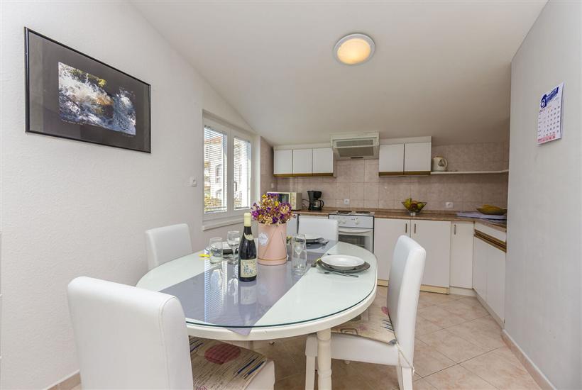 Apartment A3, for 5 persons