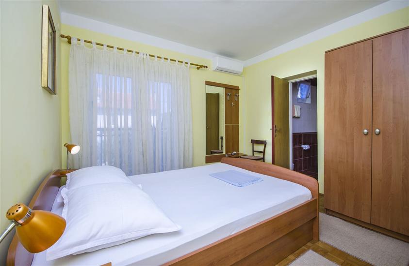 Room S3, for 2 persons