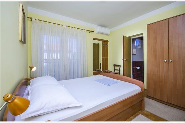 Room S3, for 2 persons
