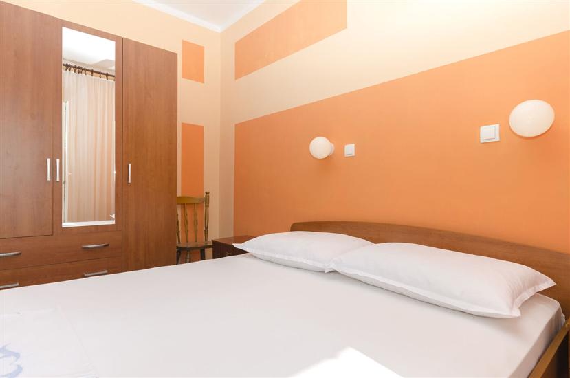 Room S5, for 2 persons