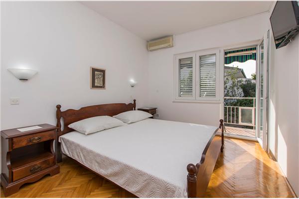 Room S8, for 2 persons