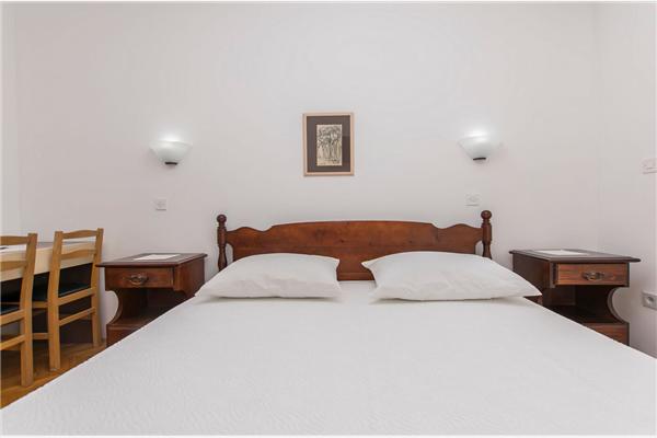 Room S8, for 2 persons