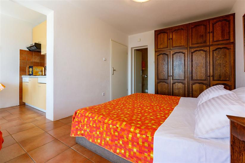 Apartment A4, for 3 persons