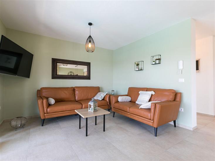 House K1, for 8 persons