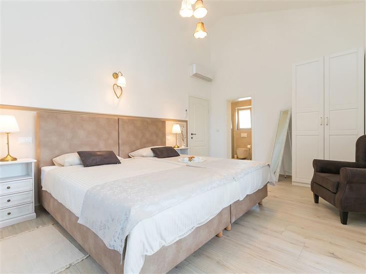 House K1, for 8 persons