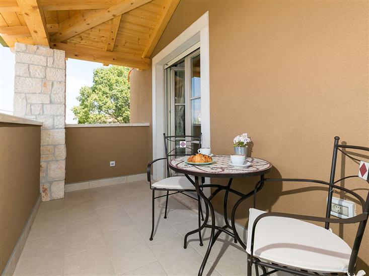 House K1, for 8 persons