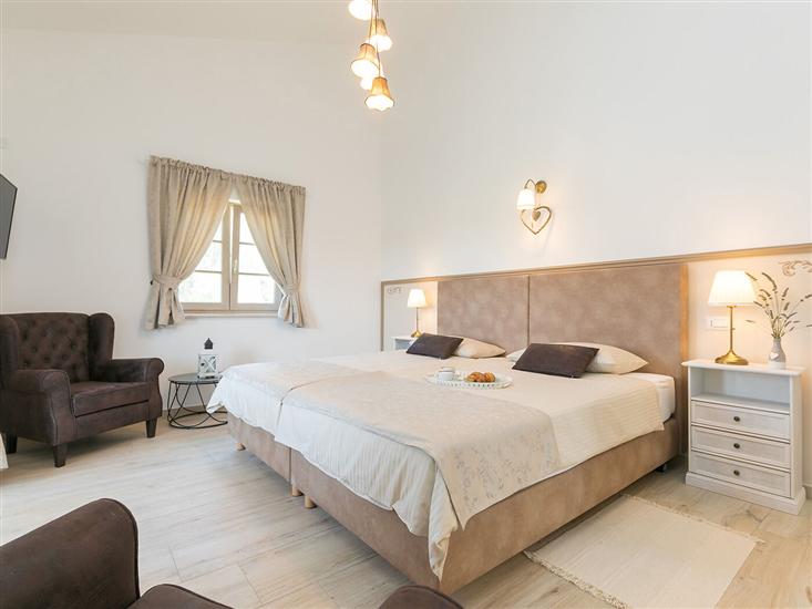 House K1, for 8 persons