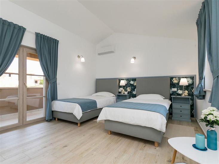 House K1, for 8 persons