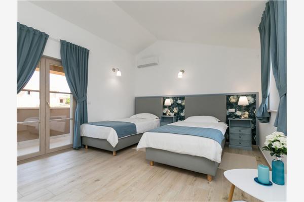 House K1, for 8 persons