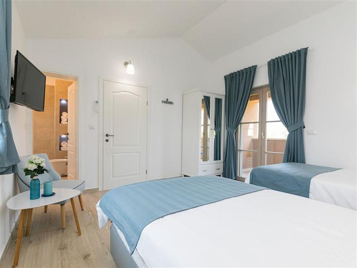 House K1, for 8 persons