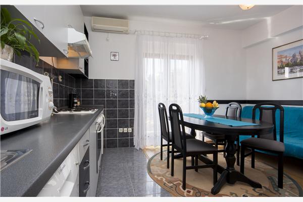 Apartment A2, for 3 persons