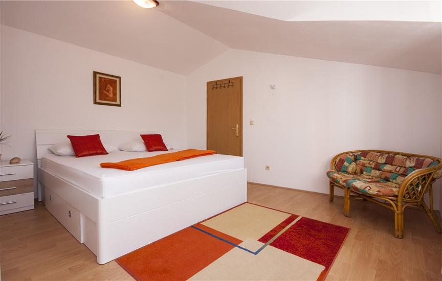 Apartment A3, for 5 persons