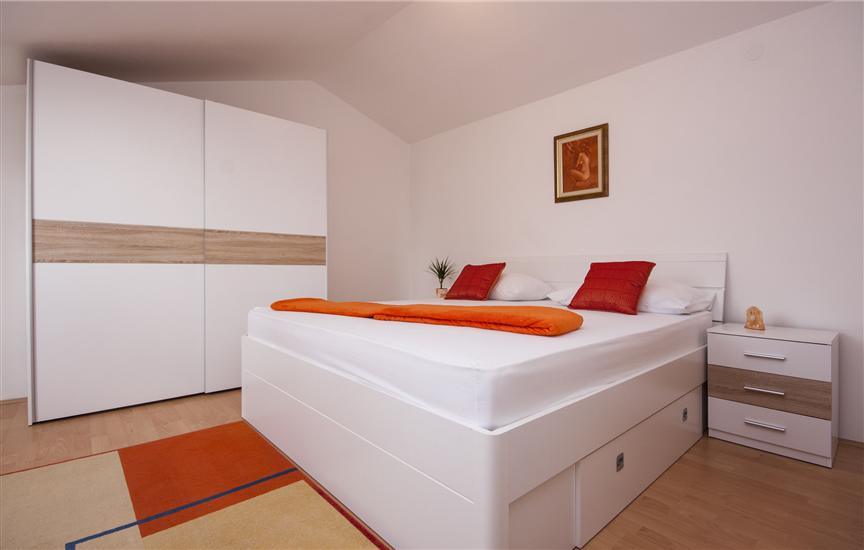 Apartment A3, for 5 persons