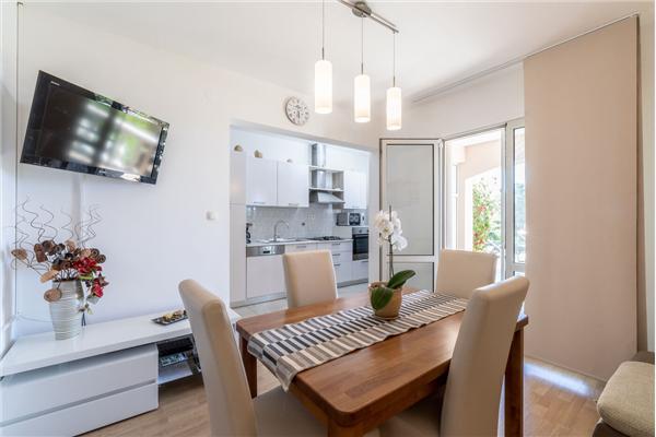 Apartment A1, for 5 persons