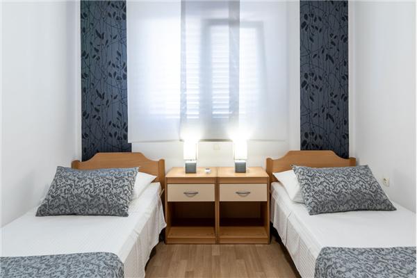 Apartment A1, for 5 persons