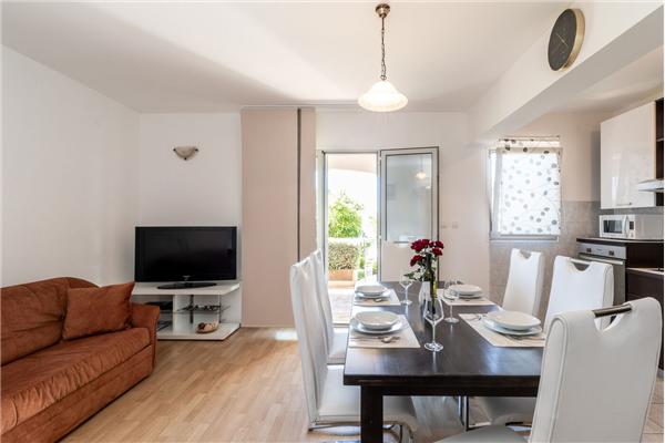 Apartment A2, for 5 persons