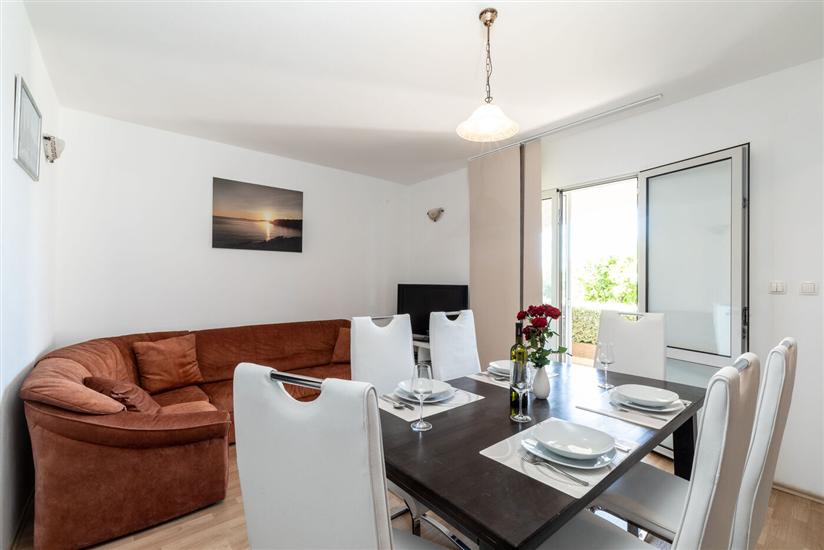 Apartment A2, for 5 persons