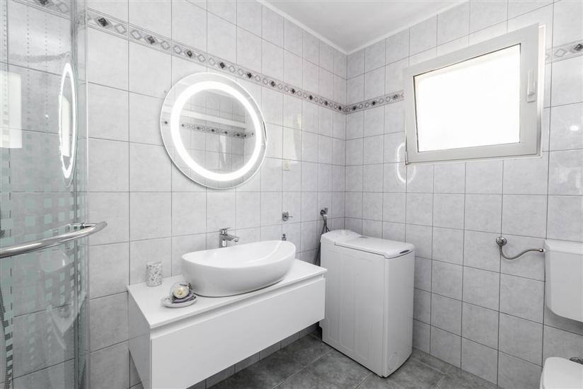 Apartment A2, for 5 persons