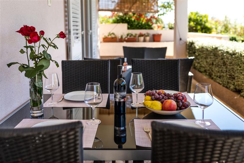 Apartment A2, for 5 persons