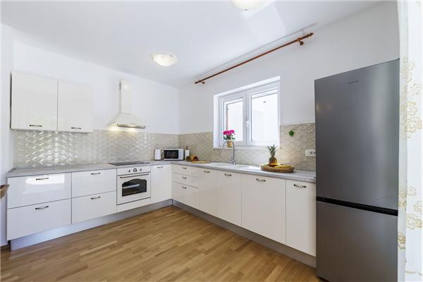 House K1, for 12 persons