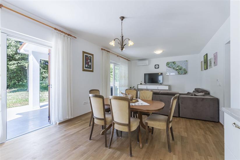 House K1, for 12 persons