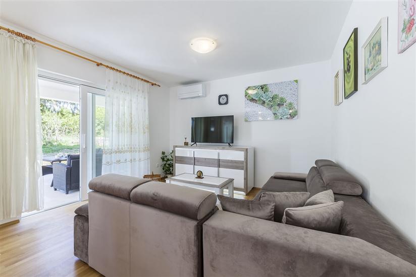 House K1, for 12 persons