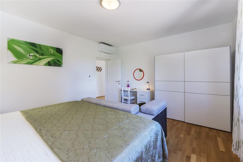 House K1, for 12 persons