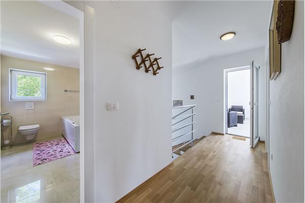 House K1, for 12 persons