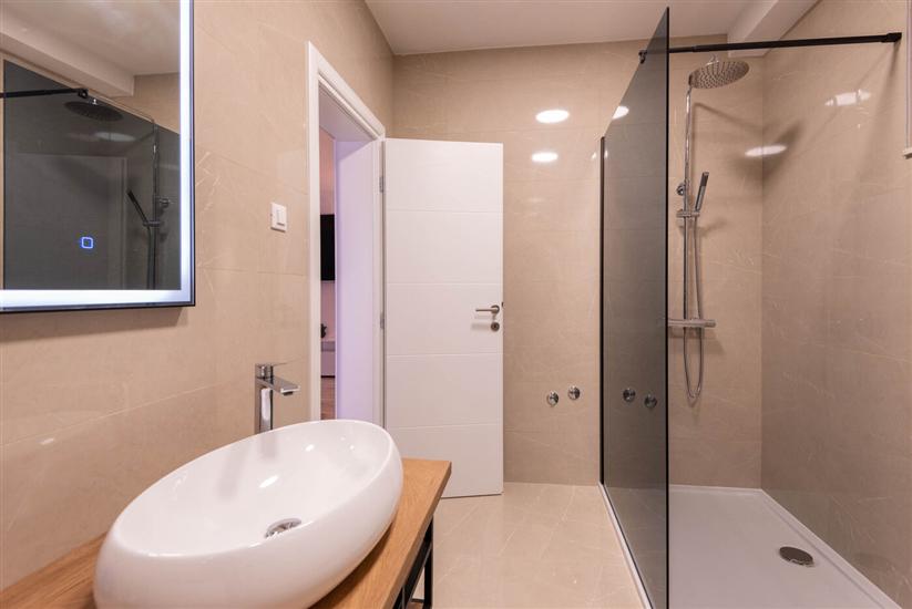 House K1, for 8 persons