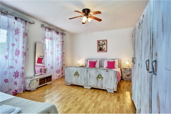 House K1, for 5 persons