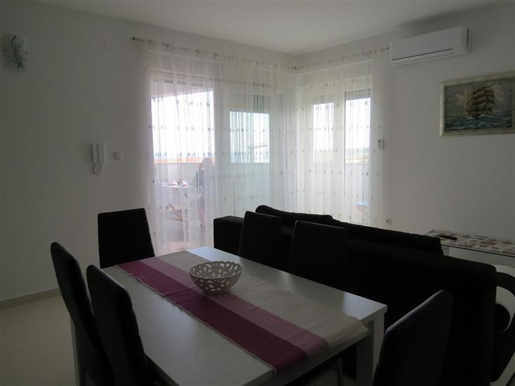 Apartment A1, for 6 persons