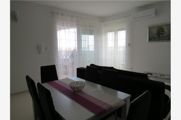 Apartment A1, for 6 persons