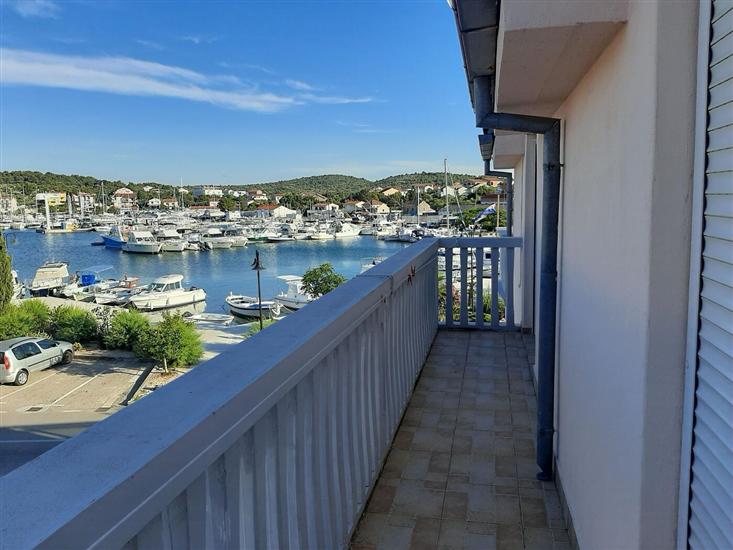 Apartment A2, for 5 persons