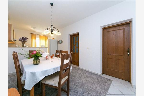 Apartment A1, for 7 persons