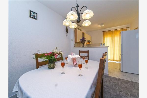 Apartment A1, for 7 persons