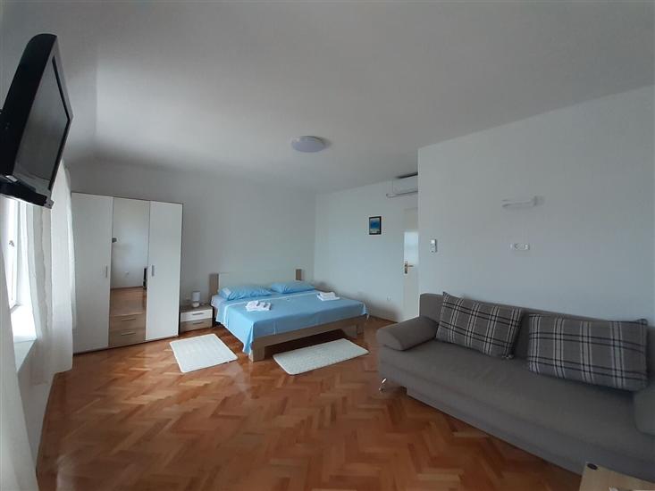 House K1, for 8 persons