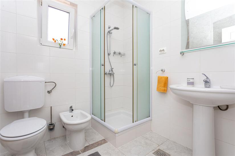 House K1, for 10 persons