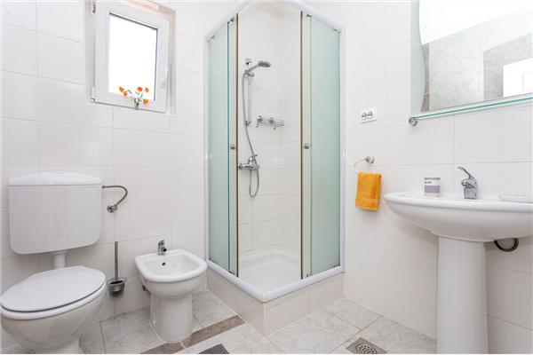 House K1, for 10 persons