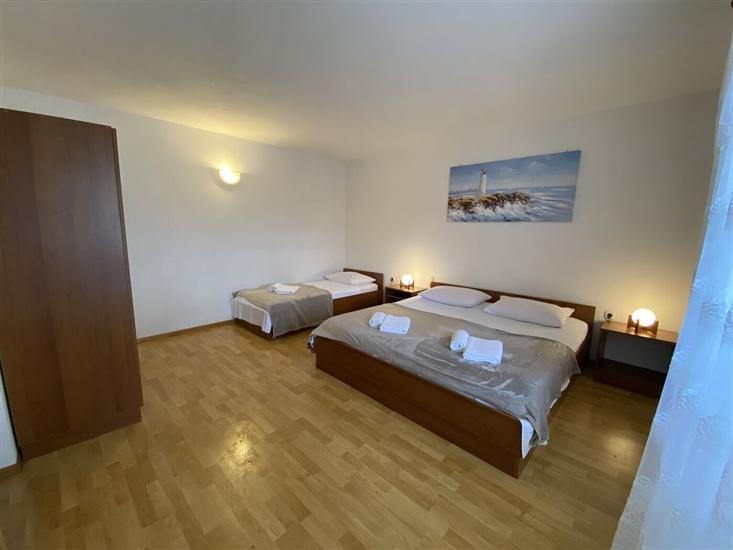 Apartment A1, for 6 persons