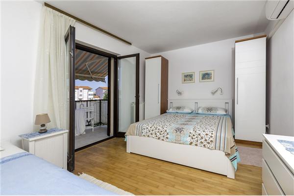 Apartment A2, for 8 persons