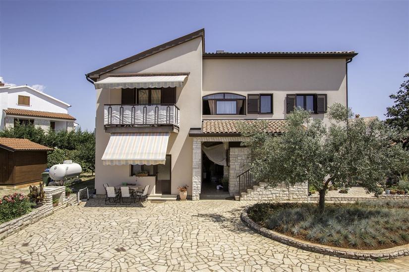 Apartment A2, for 8 persons