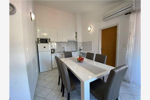 Apartment A4, for 6 persons