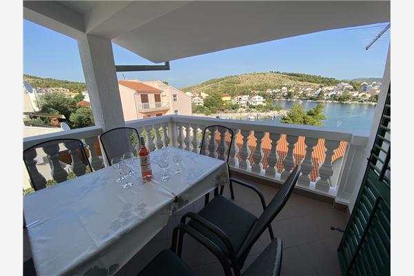 Apartment A4, for 6 persons