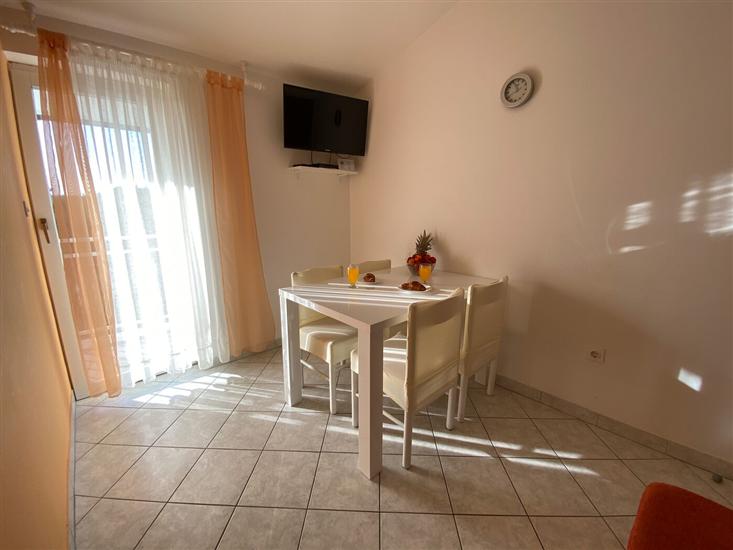 Apartment A5, for 5 persons