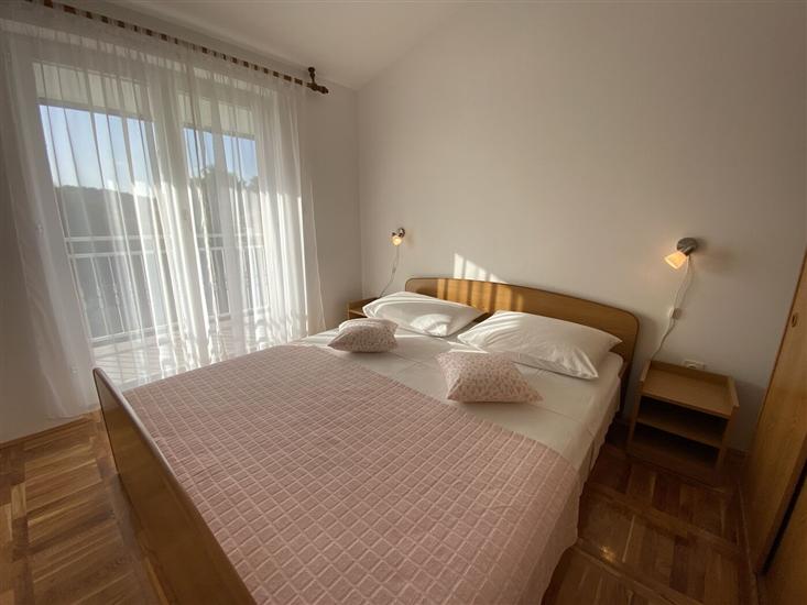 Apartment A5, for 5 persons