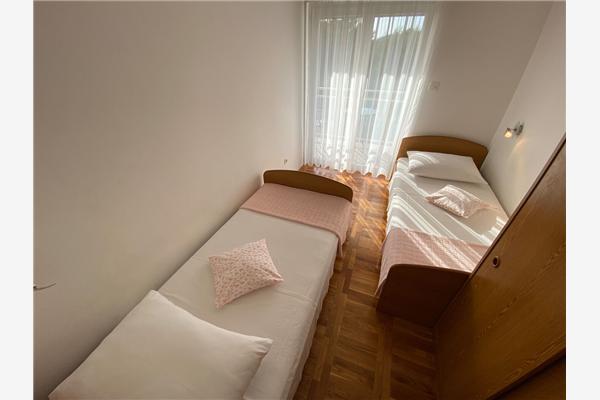 Apartment A5, for 5 persons