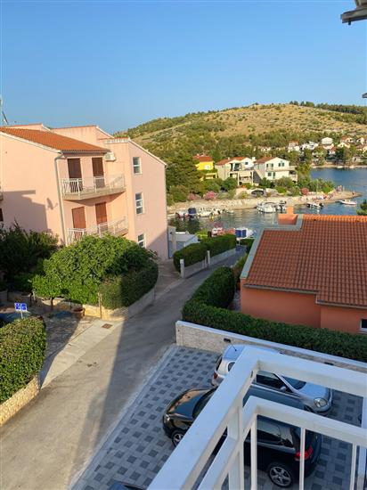 Apartment A5, for 5 persons