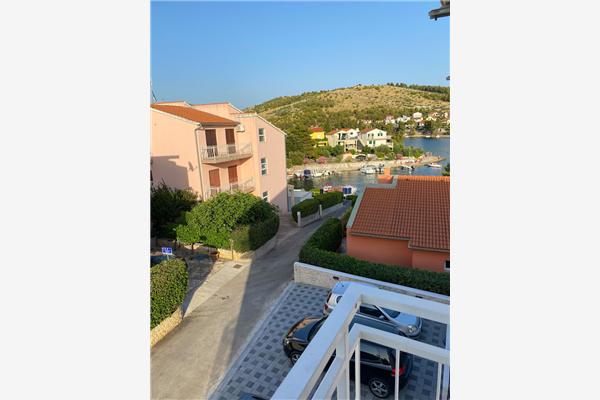 Apartment A5, for 5 persons