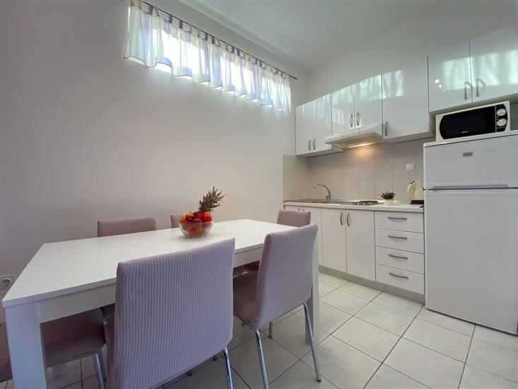 Apartment A6, for 6 persons