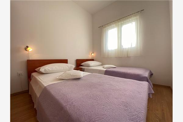 Apartment A6, for 6 persons